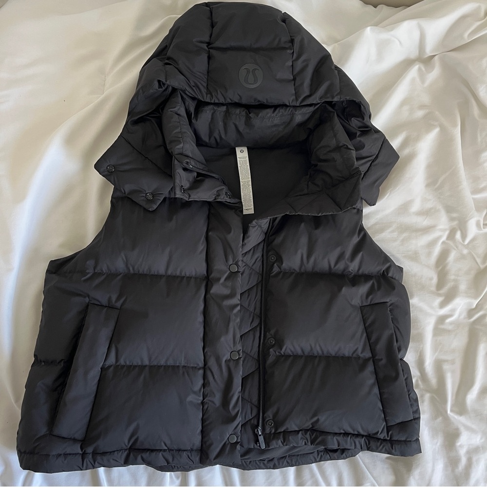 Lululemon wunder puff 600-down-fill cropped vest (Size 12)